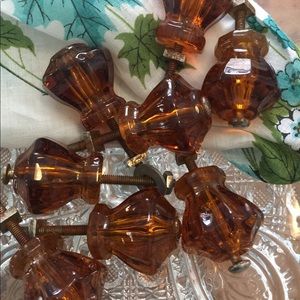 8 amber glass knobs